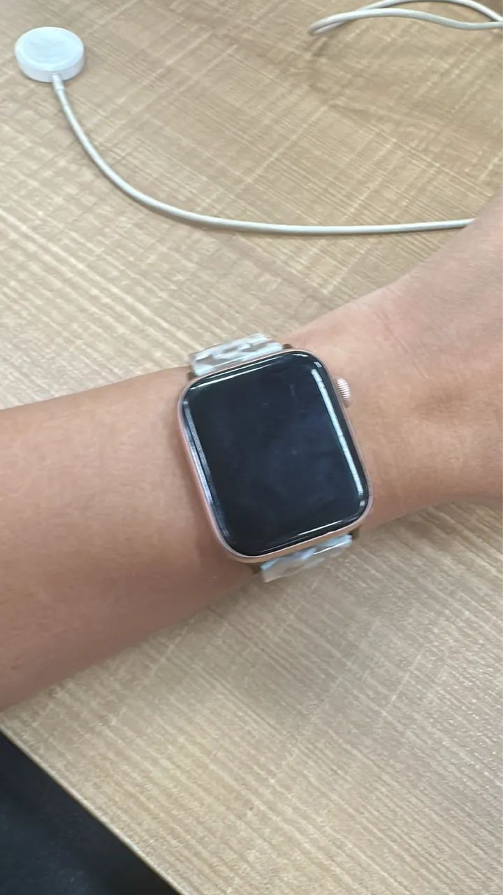 Apple Watch Series 6 - Cor rose