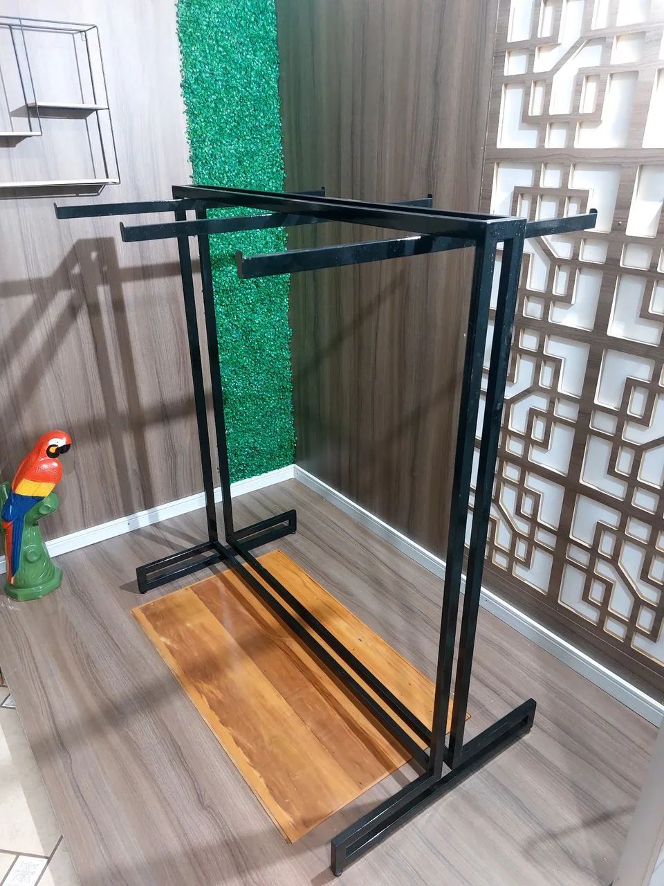 Móveis loja roupa 