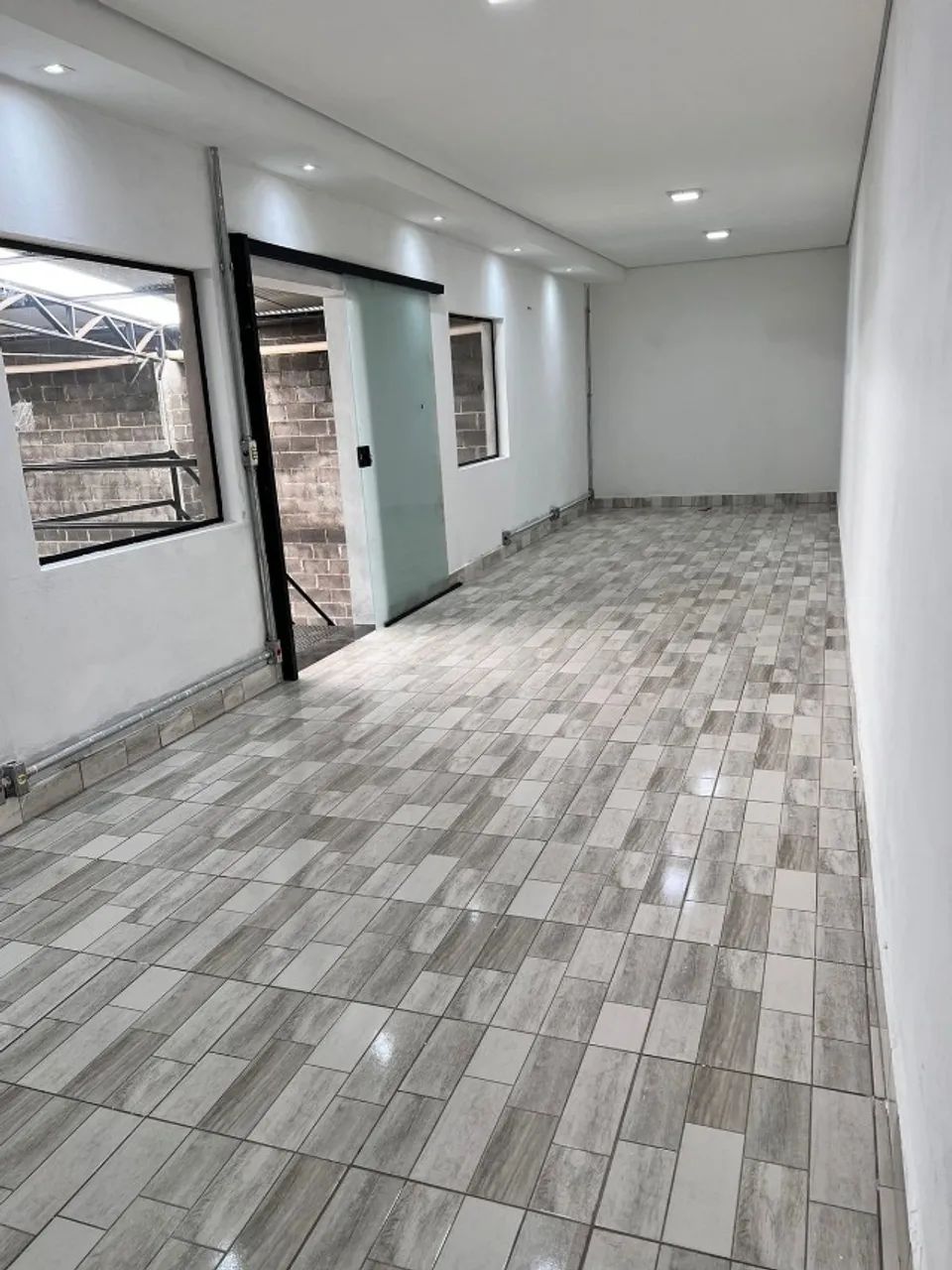GALPÃO 260M² COM ESCRITÓRIO - JÁ ALUGADO  - Foto 2