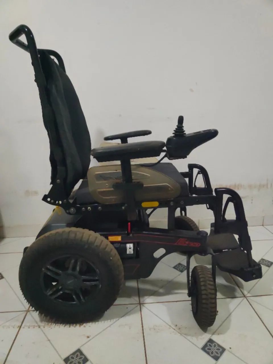 Cadeira de rodas B400