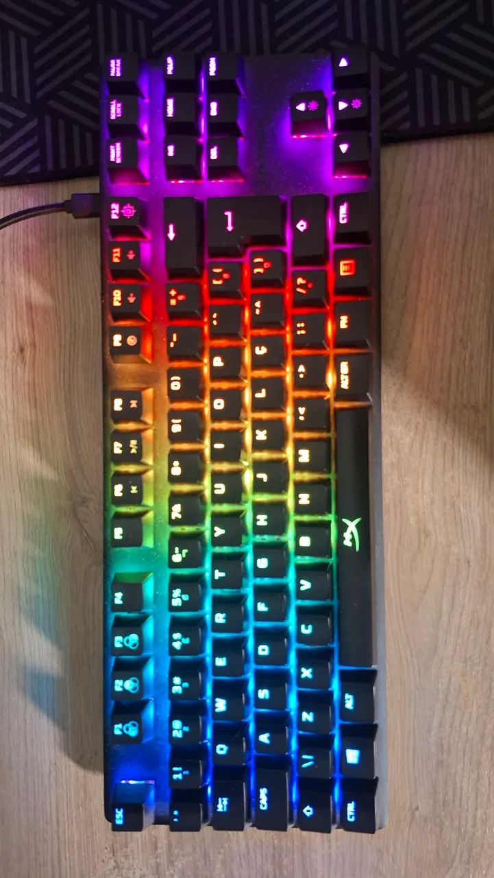 Vendo Teclado Hyperx TKL e Headset JBL  - Foto 2