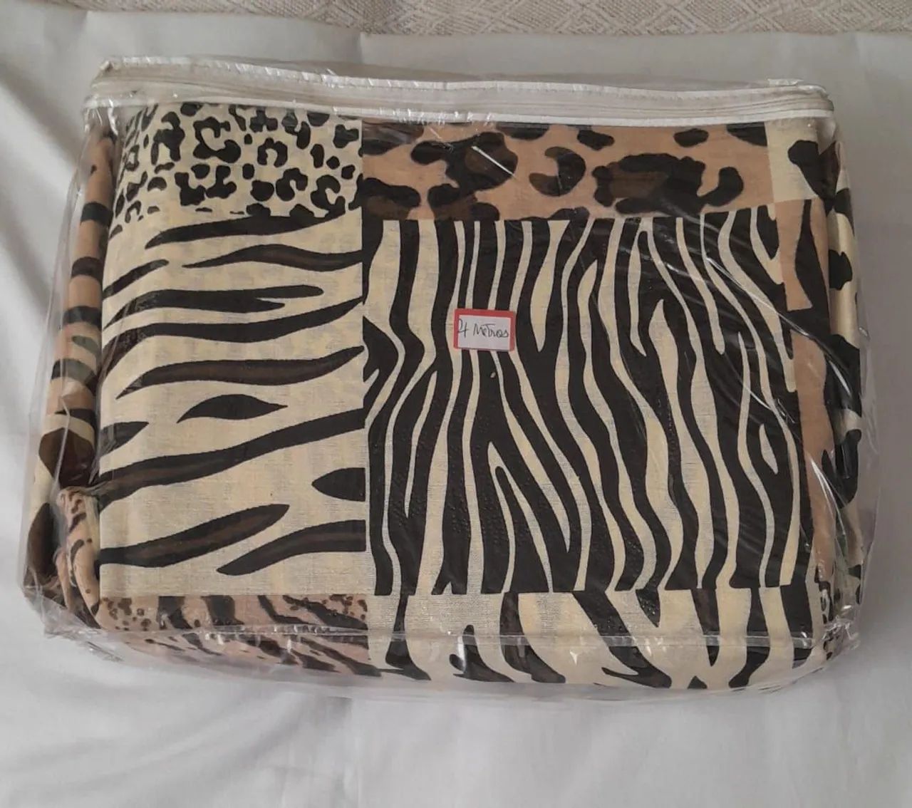 Cama mesa e banho  - Foto 3