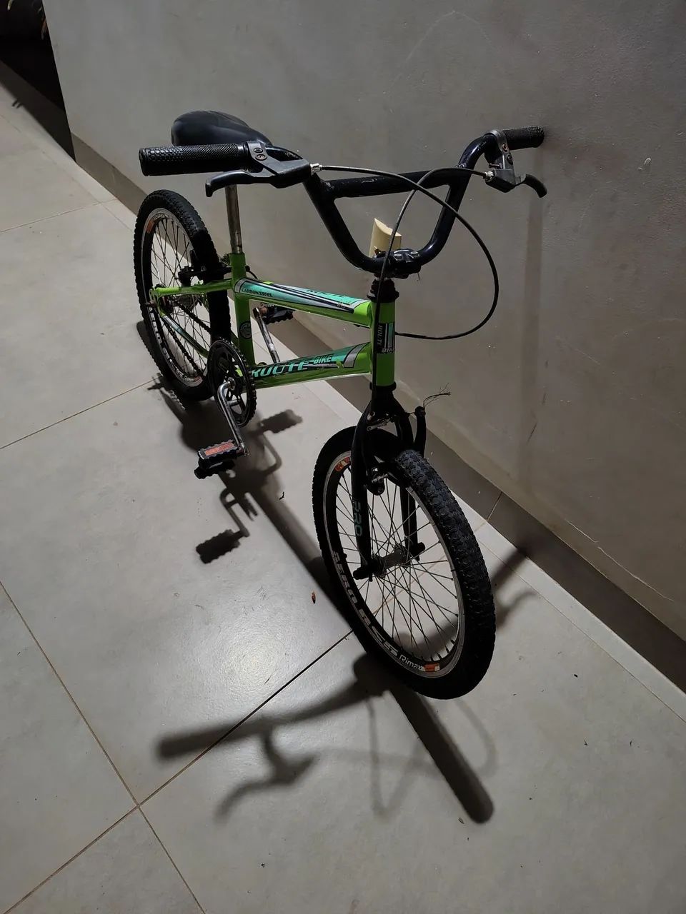 Bicicleta Infantil Verde Super Conservada  - Foto 3