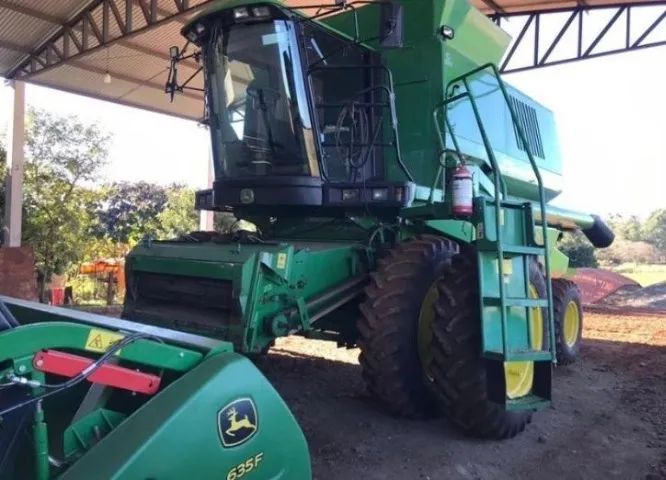 Colheitadeira John Deere 1550 ano 2010