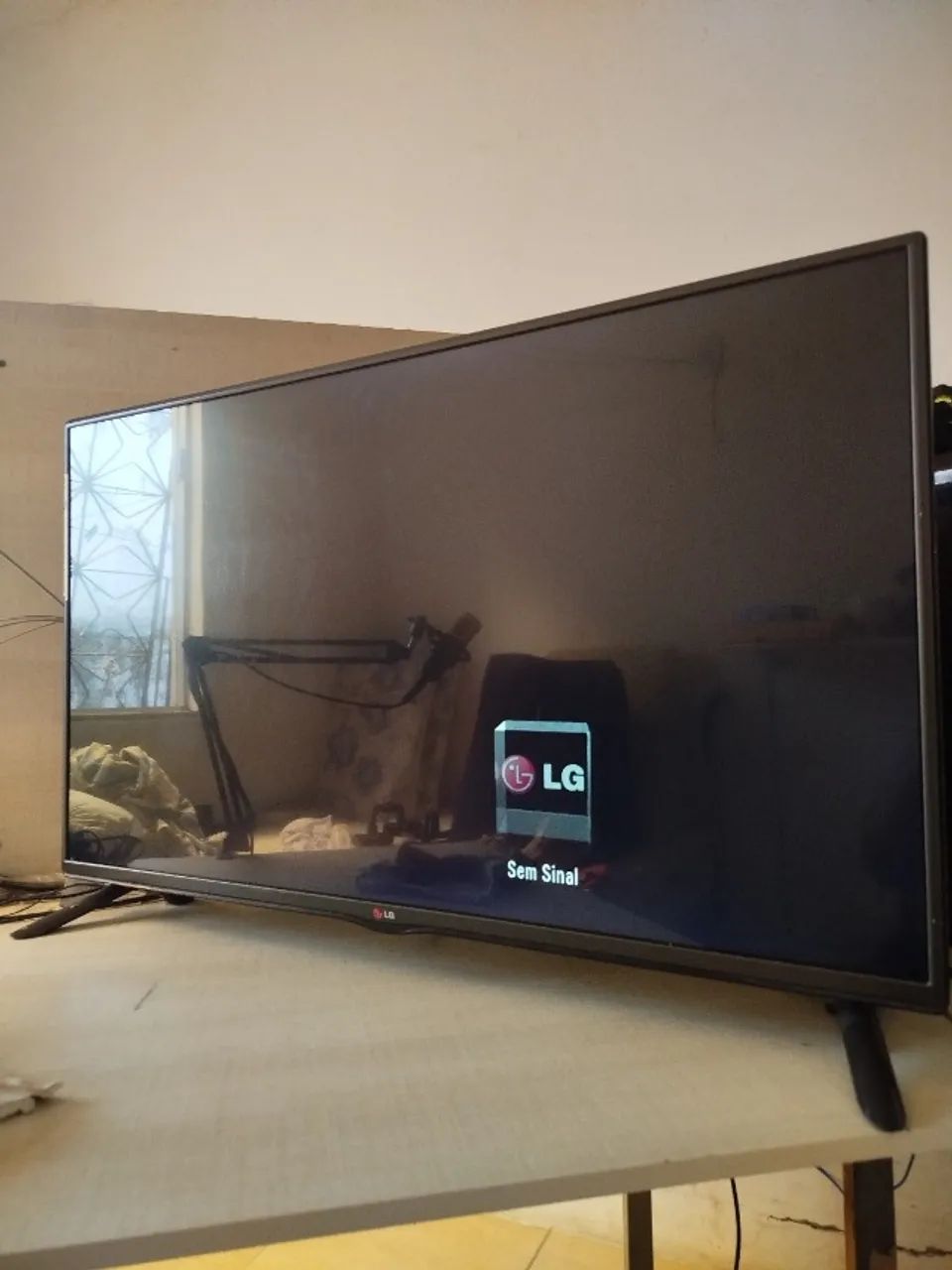 LG TV 42 Polegadas COM DEFEITA NA TELA - Foto 3