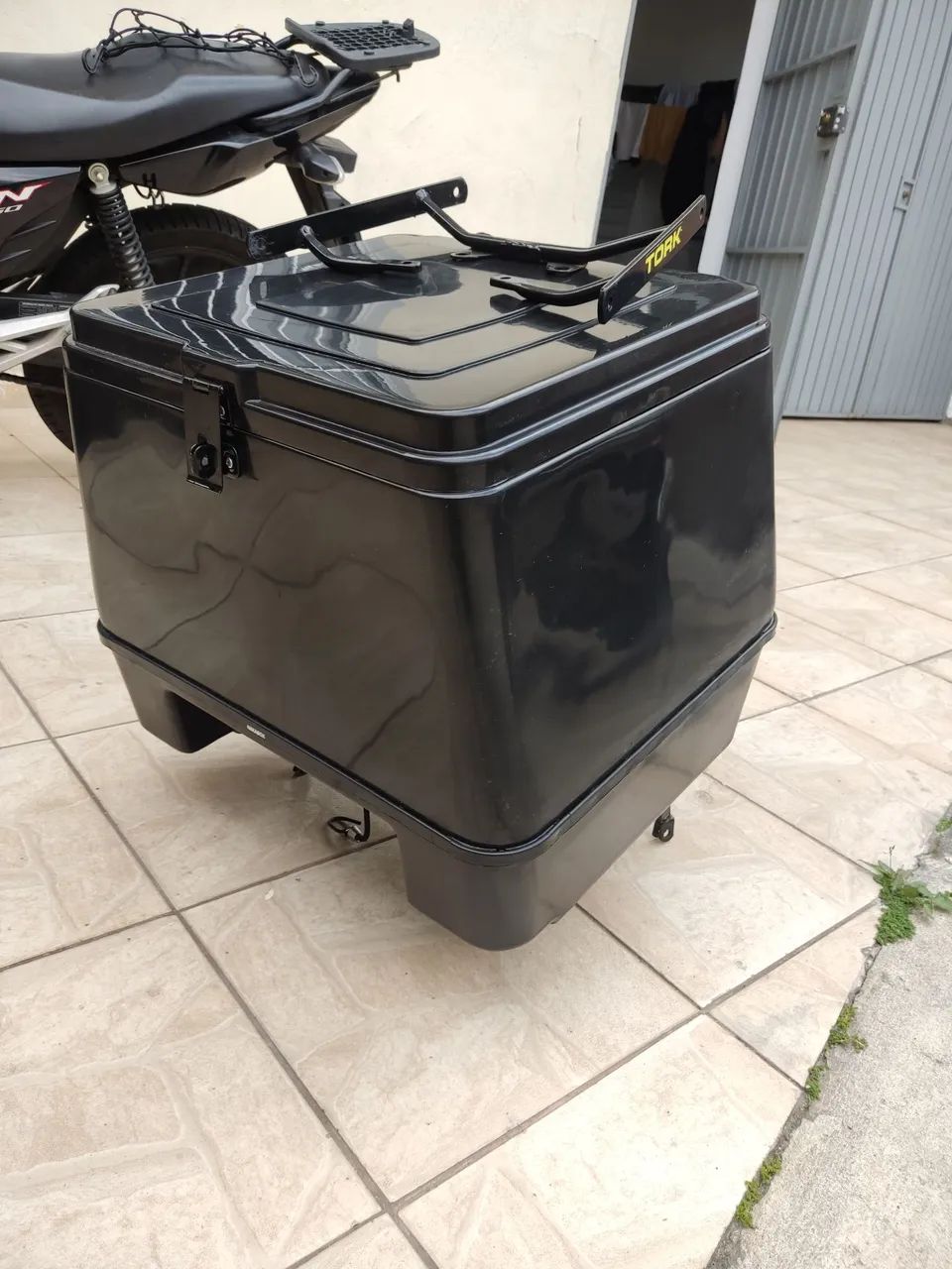 Baú de 80 litros com suporte  - Foto 4