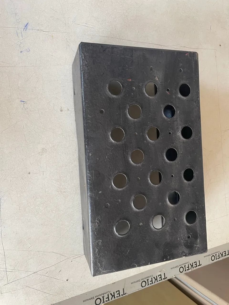 Estribo piso Ford cargo  - Foto 2