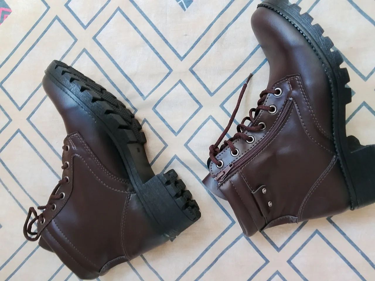 Bota lindíssima! Nunca usada! - Foto 4