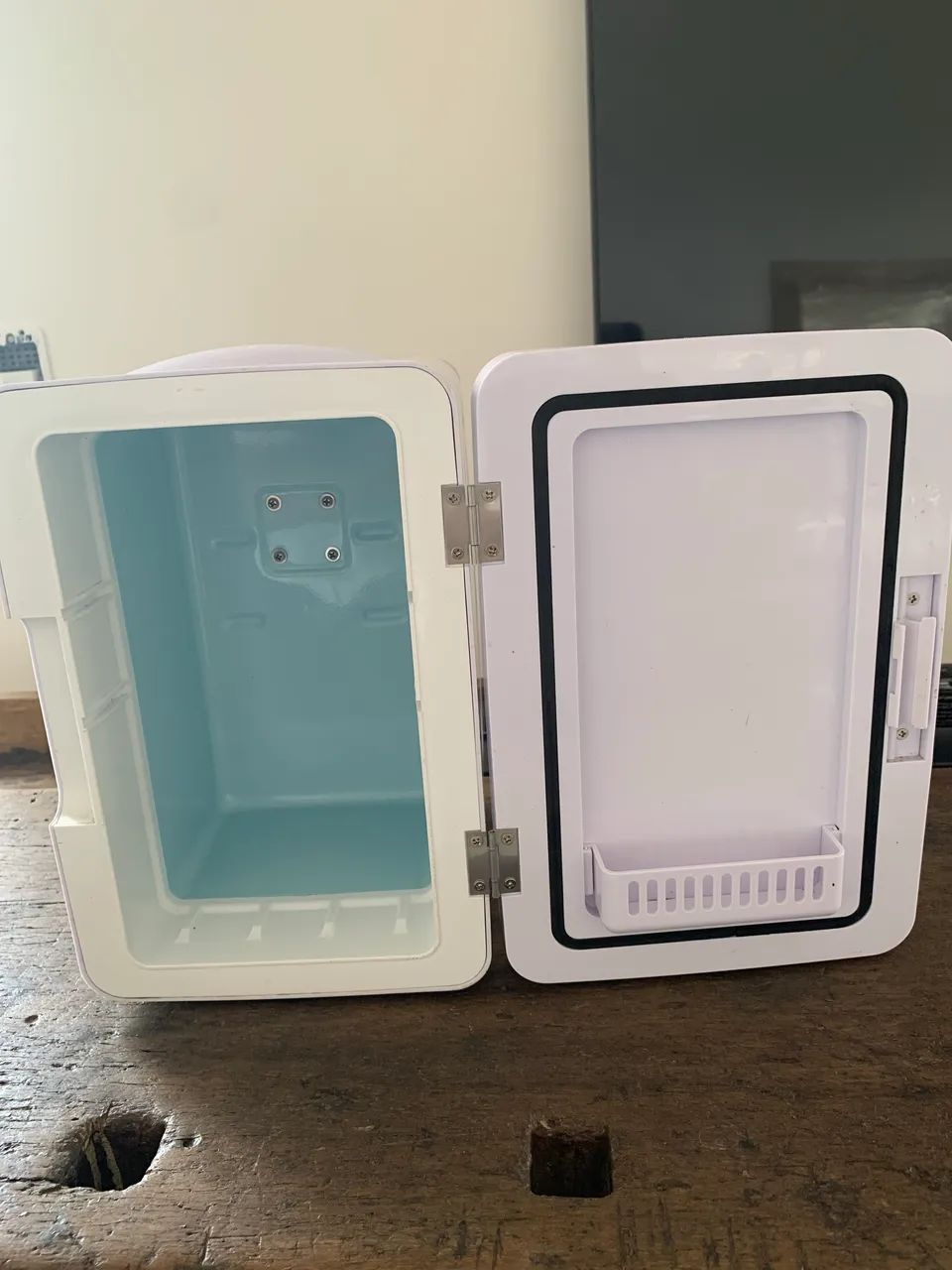 Vendo mini geladeira da Multilaser modelo TV017
