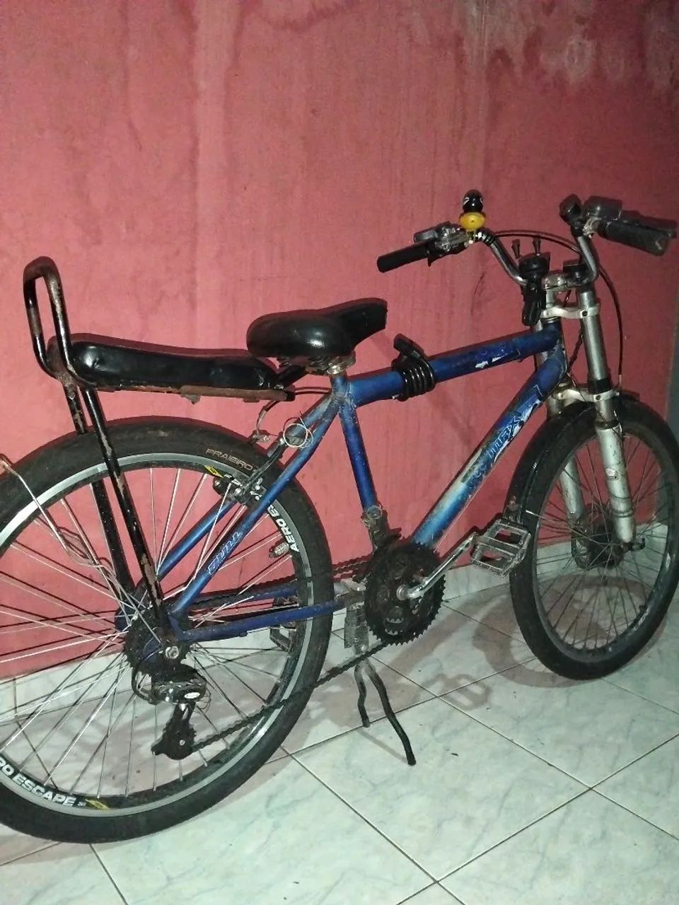VENDE ESSA BICICLETA EM PERFEITO ESTADO  - Foto 4