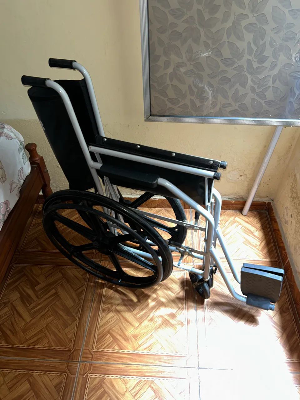 Cadeira de Rodas - ÓTIMO ESTADO - Foto 2