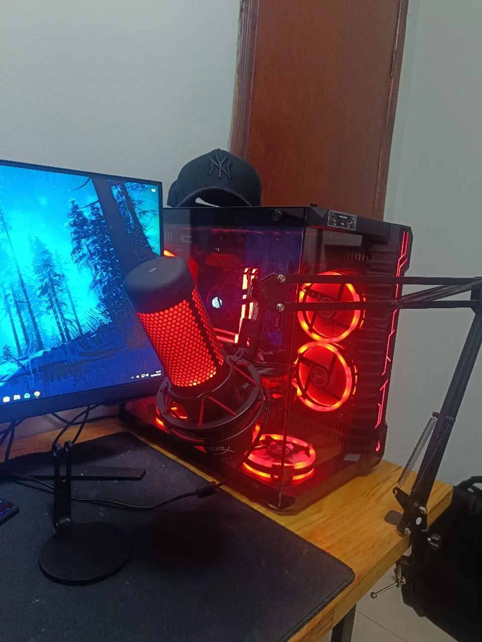 Kit Gamer Microfone HyperX QuadCast Red + Braço Articulado + Suporte de Mesa - Foto 2