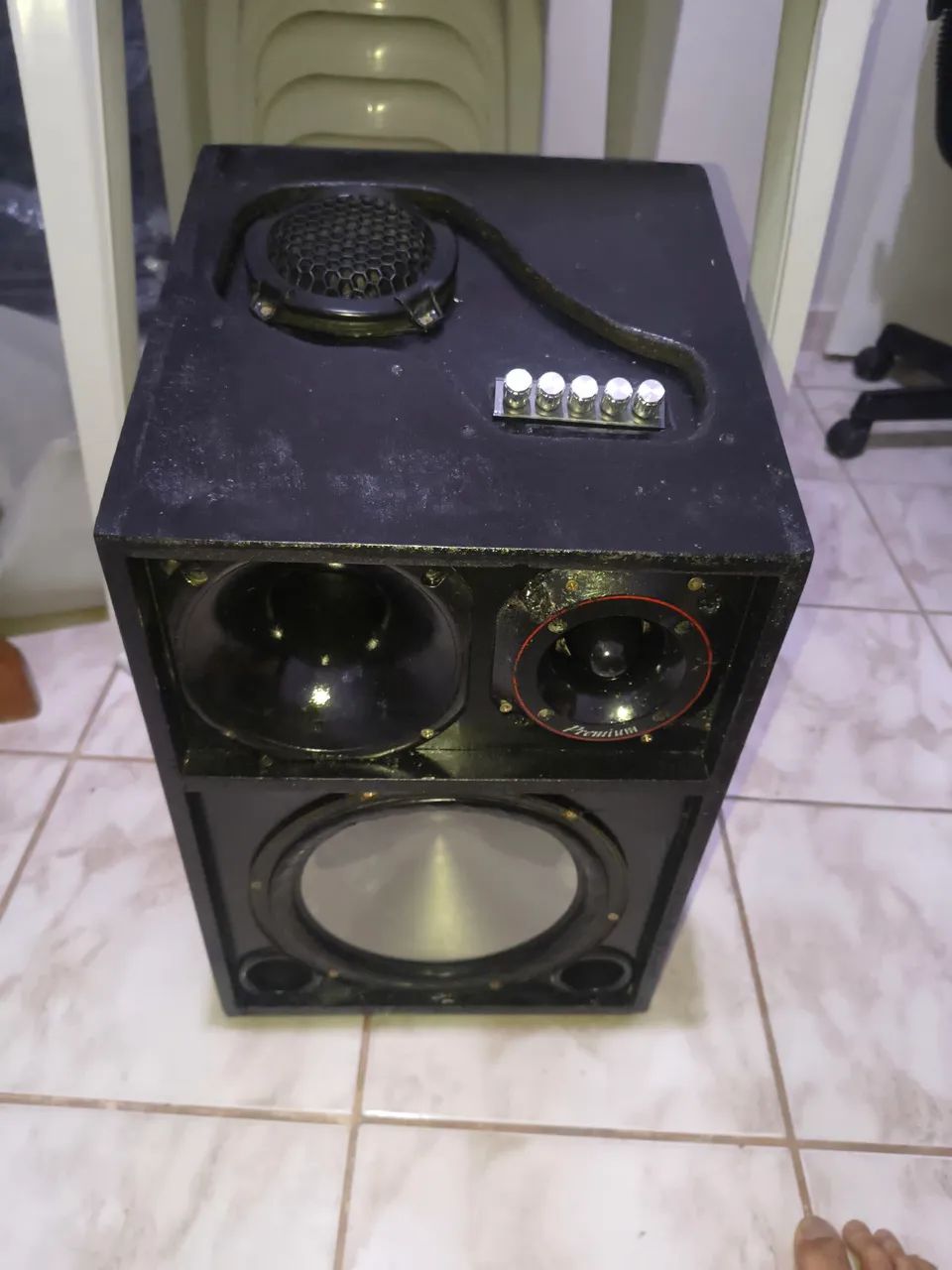 Caixa de som só ligar na tomada - Foto 2
