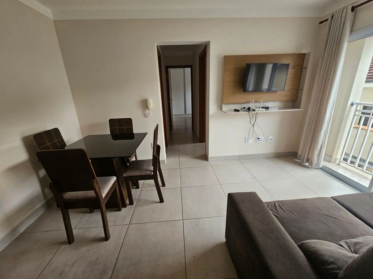 Alugo Excelente Apartamento Mobiliado 2 Quartos Próximo ao Centro - Foto 2