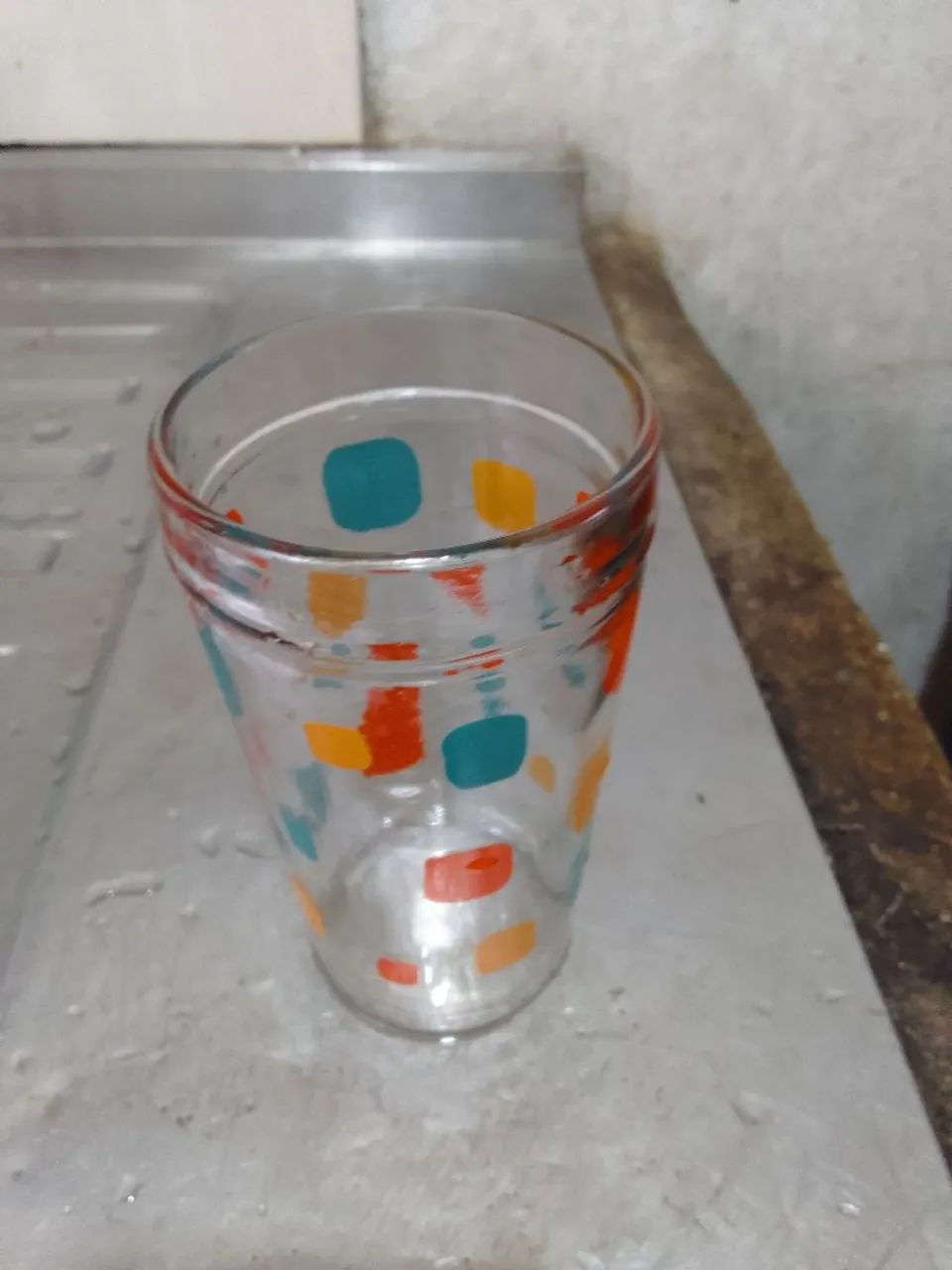 Copo com quadrado