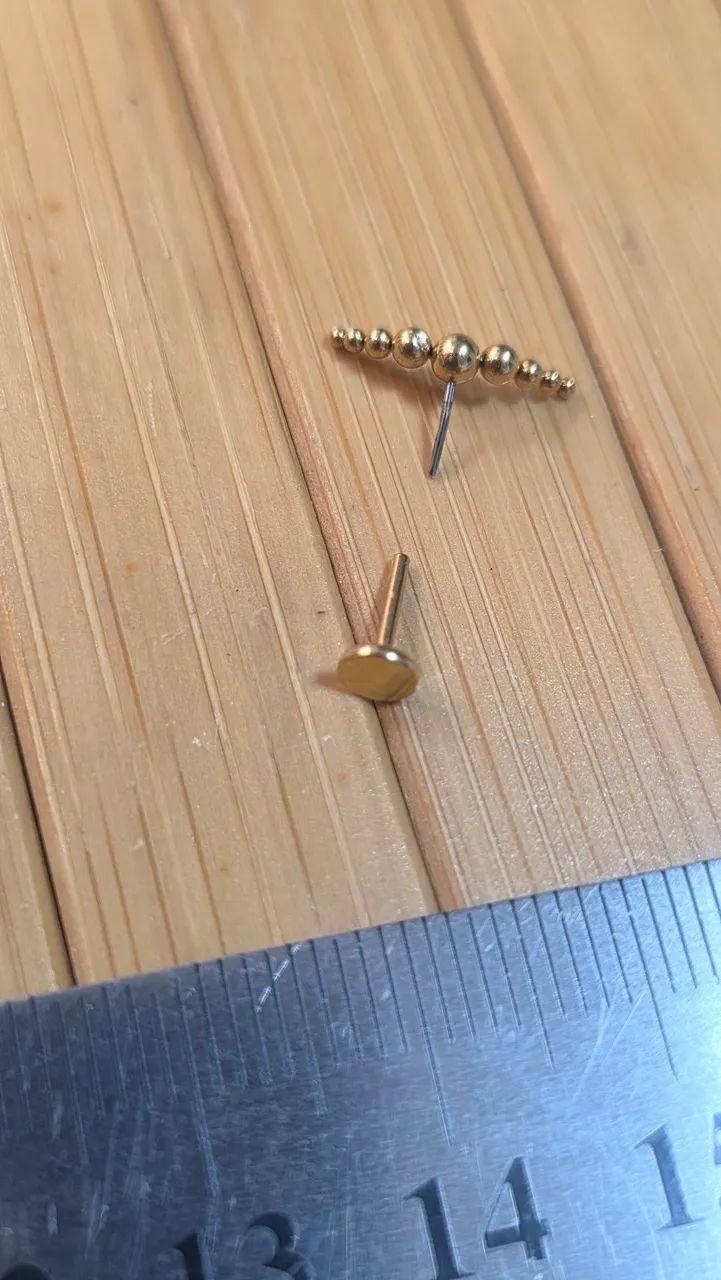 Piercing indiano titânio dourado - Foto 2