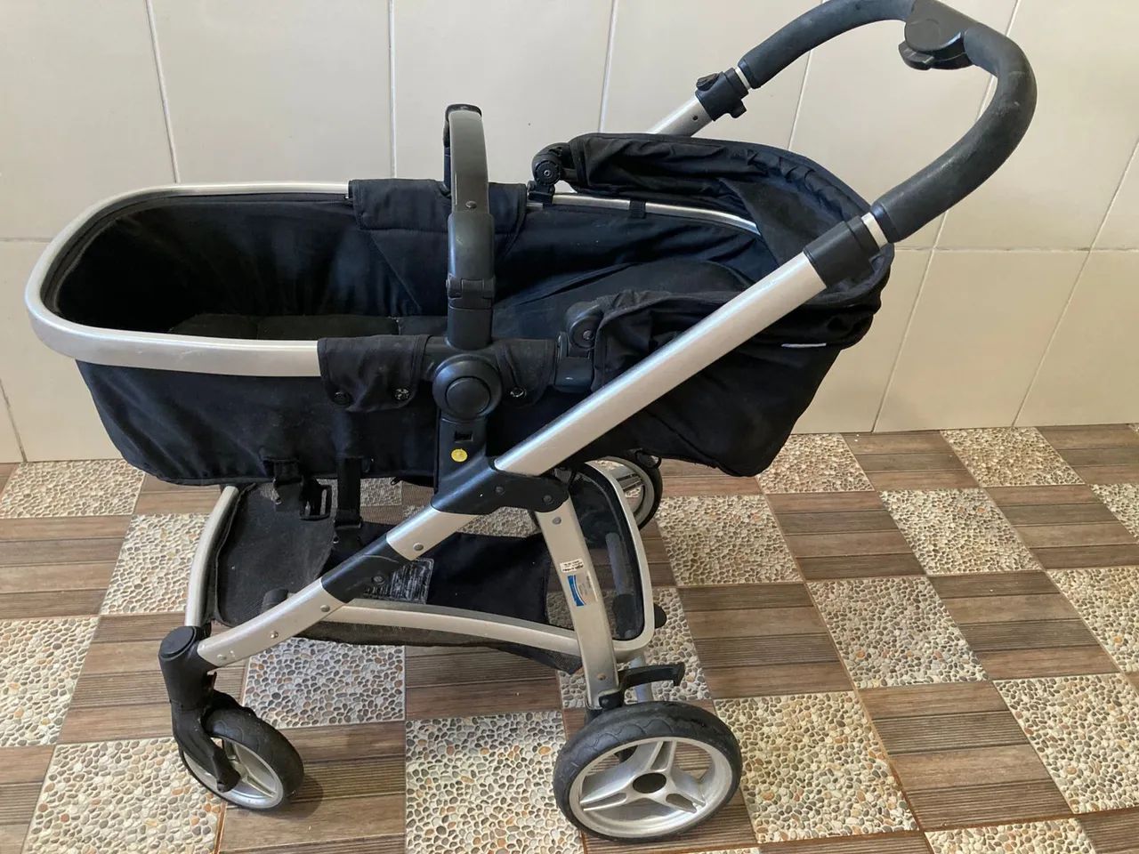 Vendo carrinho de bebê TRAVEL SYSTEM - Foto 2