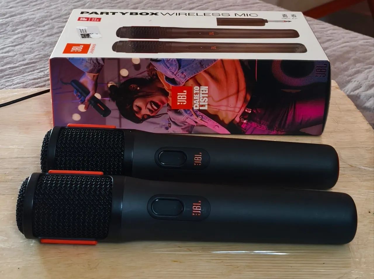 Microfone ? JBL Partybox wir Mic .HARMAN   20 h d bateria ? design AWARD 2024 - Foto 4