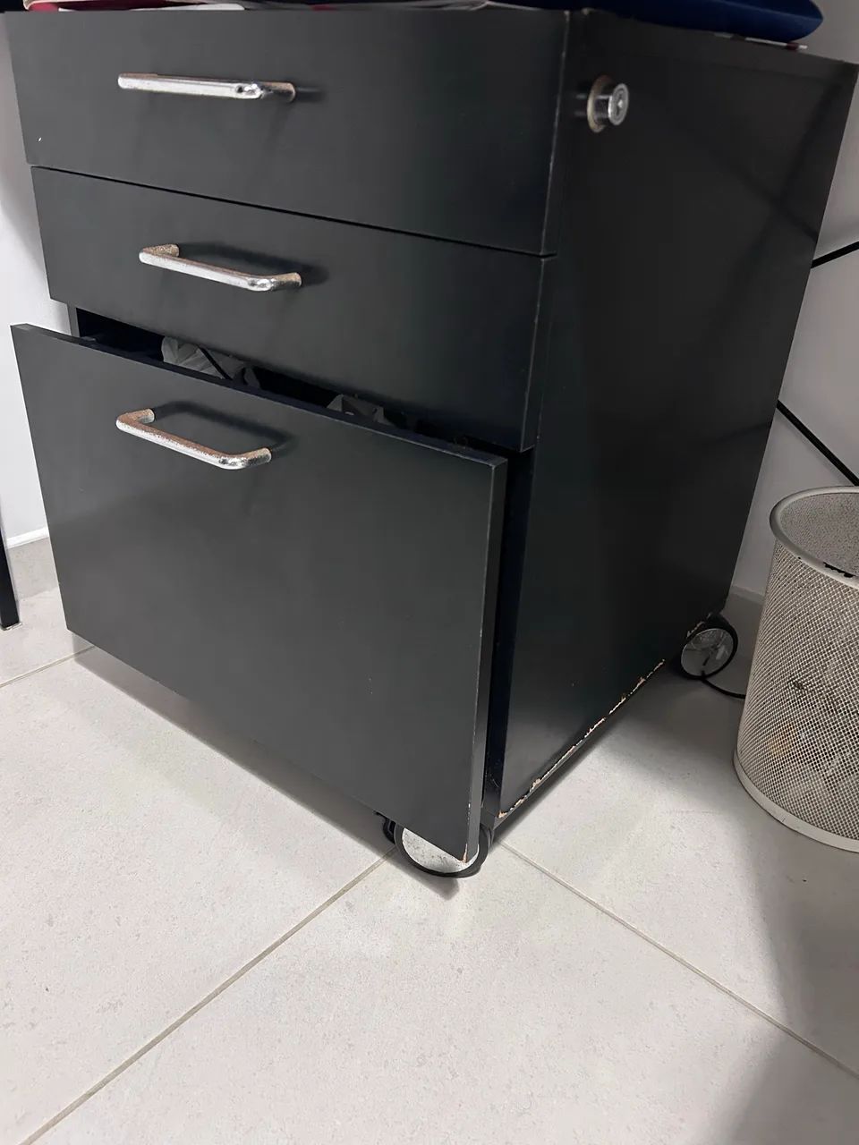 Conjunto mesa de escritório e gaveteiro  - Foto 2
