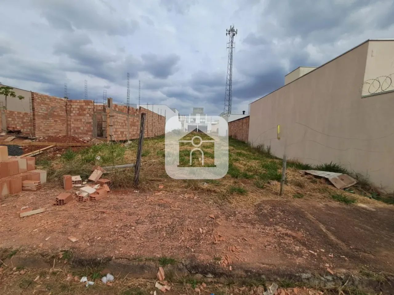 Terreno a venda no bairro Bosque dos Buritis
