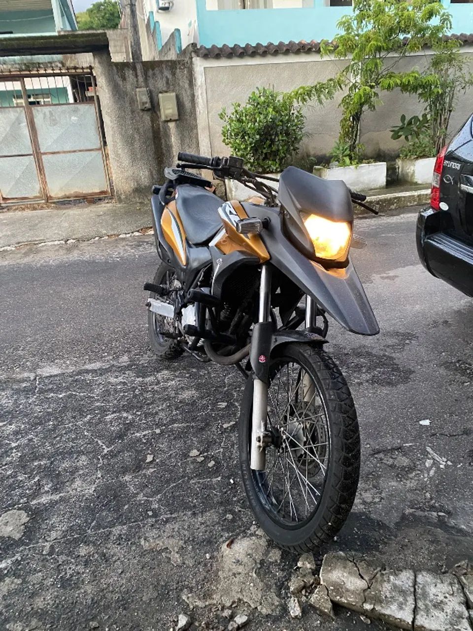 XRE 300 2010