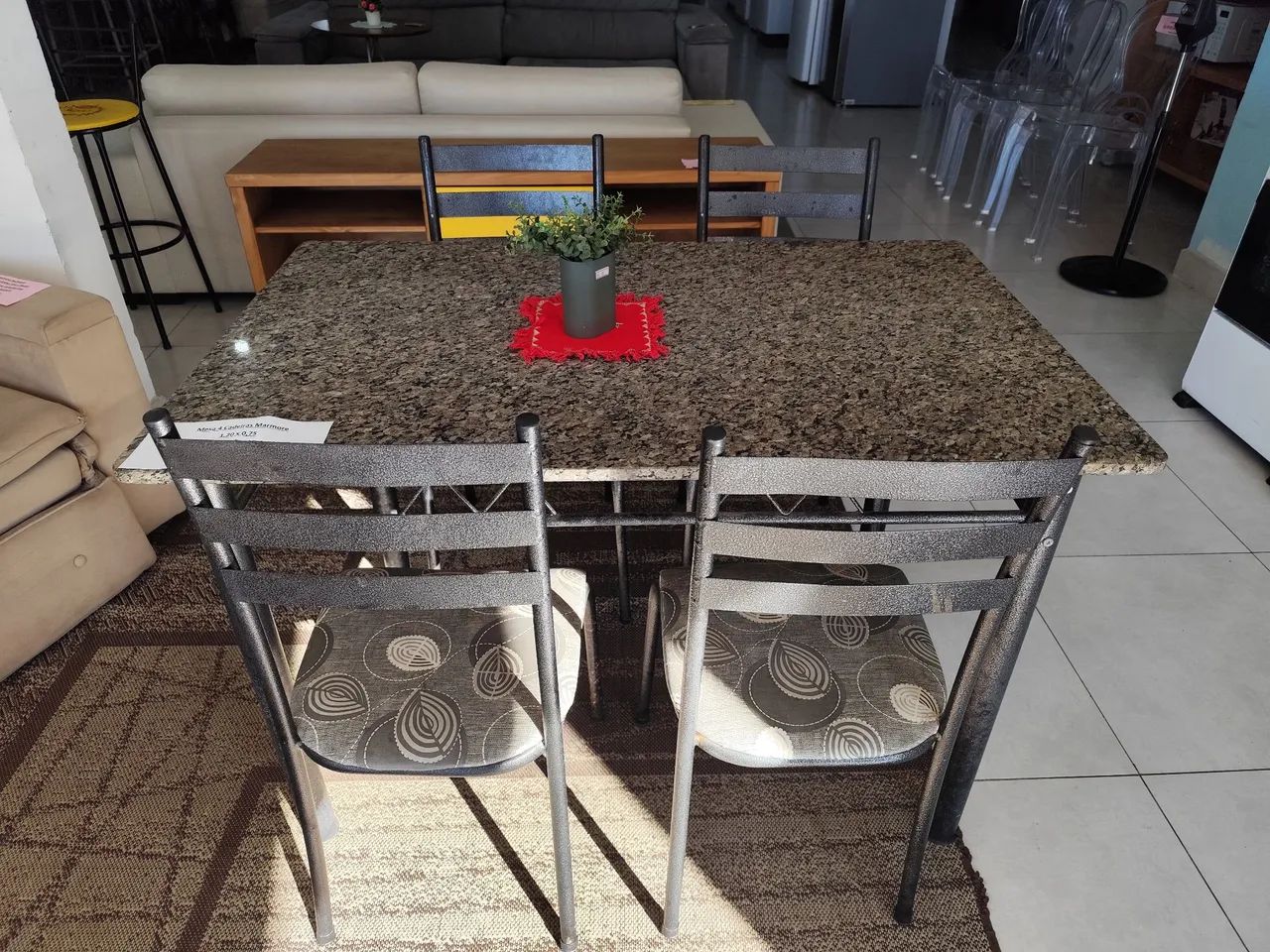 Mesa De Mármore Com 4 Cadeiras  - Foto 4