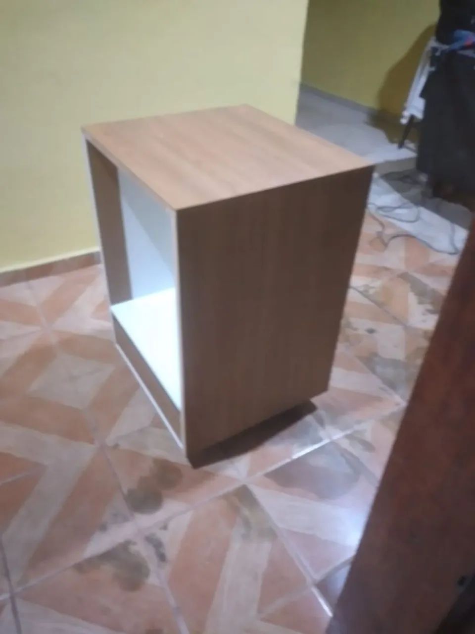 Vendo móvel para frigobar de 47 l