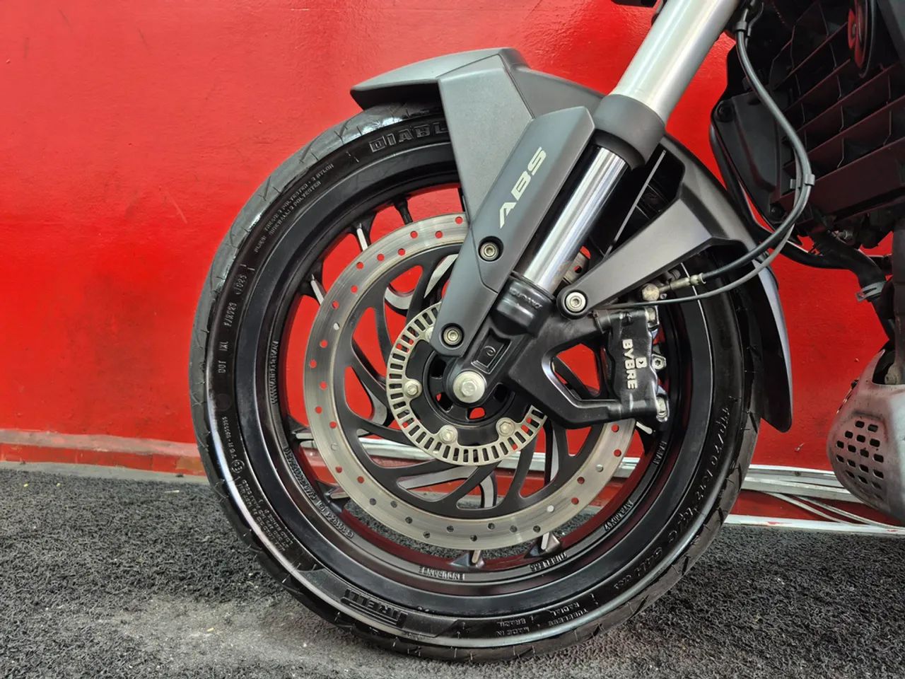 Bajaj Dominar 400 400 cc  - Foto 5