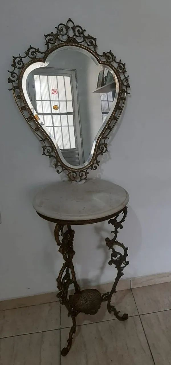 Aparador em bronze com tampo de mármore vintage, espelho cristal bisotado, estilo francês  - Foto 6