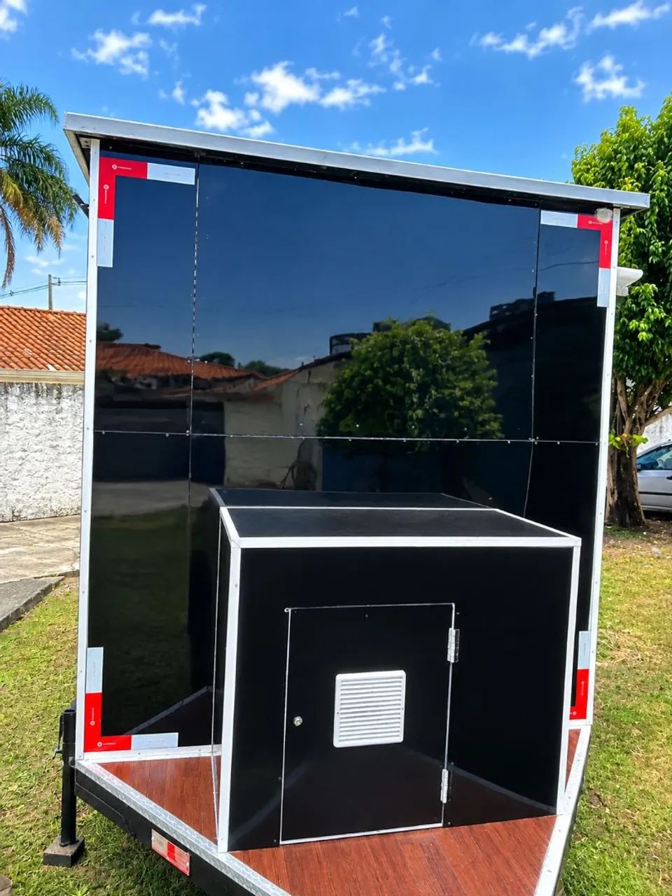 Vendo Trailer 2 eixos 5x2 novo completo luminárias em Led  - Foto 2