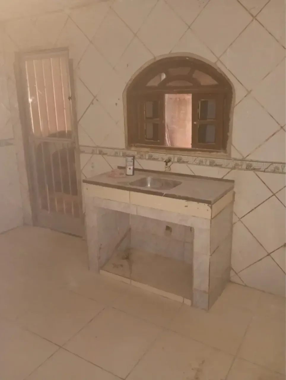 CASA COM 2 QUARTOS EM AREAL - ACEITO ENTRADA - Foto 4