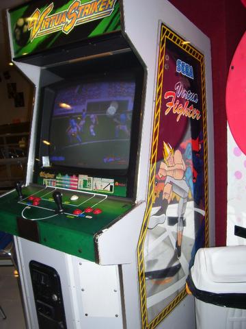 Máquina Fliperama Virtua Striker Simulador Original Sega - Foto 2
