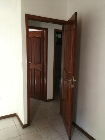 Excelente casa 100% Documentada, 2/4, Condomínio Imperial, ao lado do COPM, Financiável - Foto 10