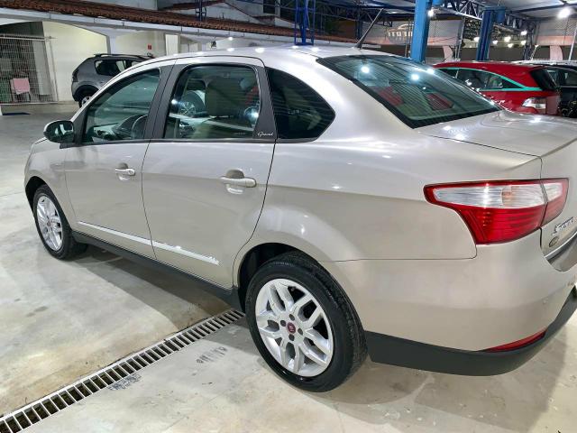 Fiat Grand Siena Essence 1.6 Dualogic - Foto 6