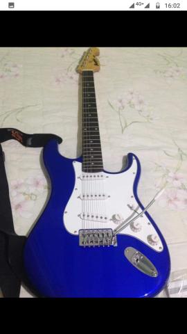 Guitarra memphis Mg-32 bl e amplificador - Foto 2