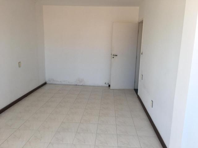 RC00003 - Casa com 02 andares em Itapuã - Foto 11