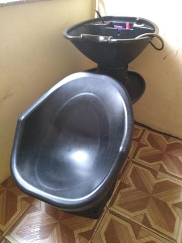 Vende-se este lavatório inclinável semi-novo
