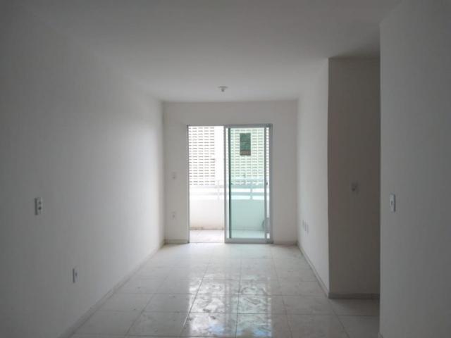 Vendo apto no antonio bezerra novo com lazer: piscina e deck, 3 quts 1 suíte wc social 1 v - Foto 2