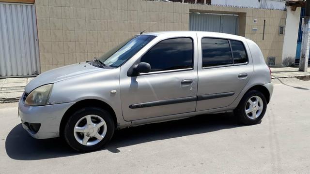 Clio Hatch 2009 com Ar gelando aceito troca