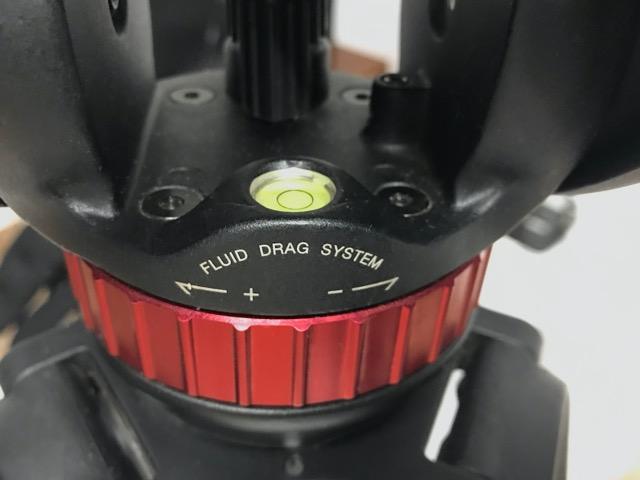 Tripé e cabeça hidráulica Manfrotto MVT502AM e MVH502A - Foto 2