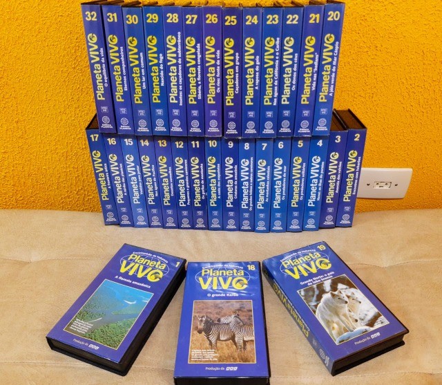 Coleção de Livros e VHS para admiradores e colecionadores - Planeta Vivo - Foto 2