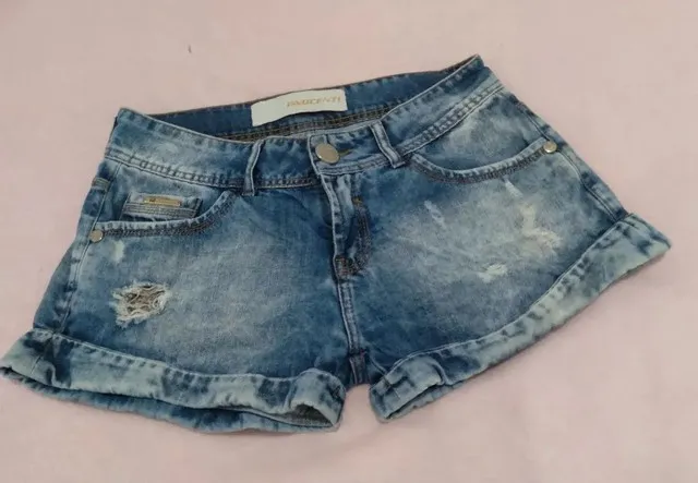 Bermuda jeans Feminina Marca Innocenti Número 38