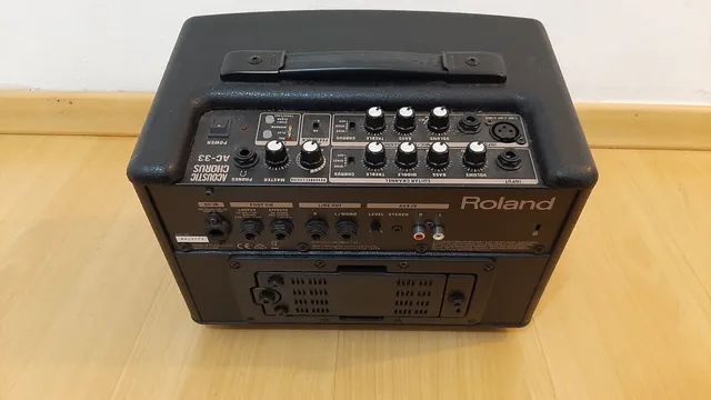 Roland AC-33 - Amplificador para violão e voz - Funciona a Pilha