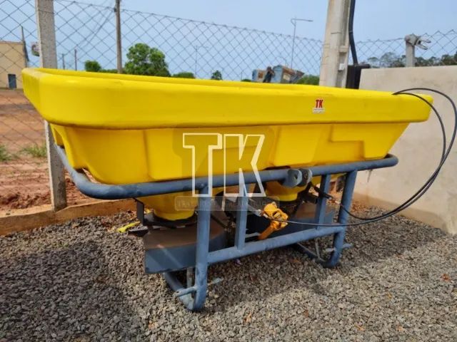 cod.468 - Distribuidor de Sementes e Adubos Triton - TK Tratores Nova Andradina - MS 
