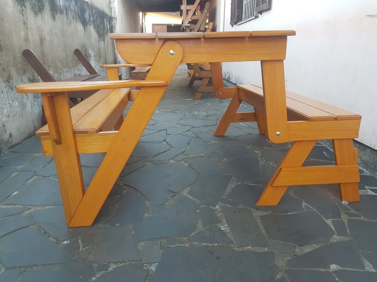 Banco que vira mesa com 1,50mts madeira de eucalipto  - Foto 4