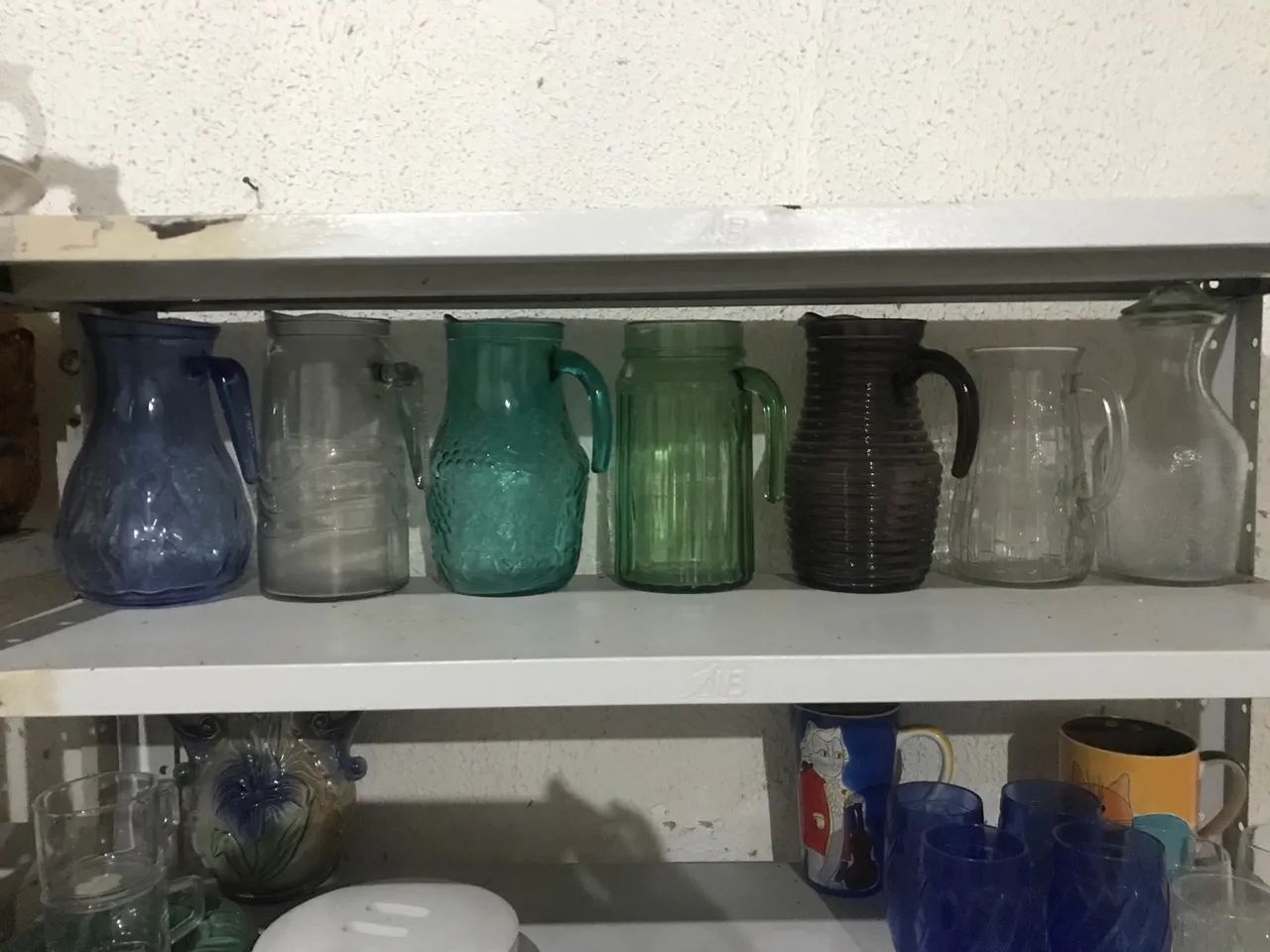 Poncheiras novas de vidro 