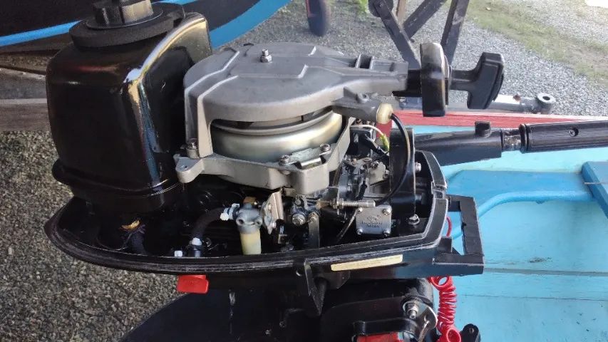 Barco de madeira naval + motor de popa 6 hp - Foto 4