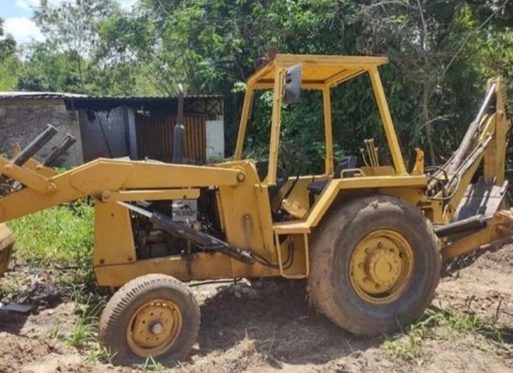 Retroescavadeira Case 580H Ano : 1987<br>Ano: 1987<br>Ano: 1987