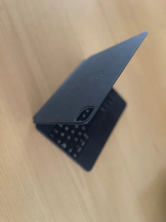 iPad Pro 11 pol 4 geração com teclado e bolsa - 512 GB - Foto 4