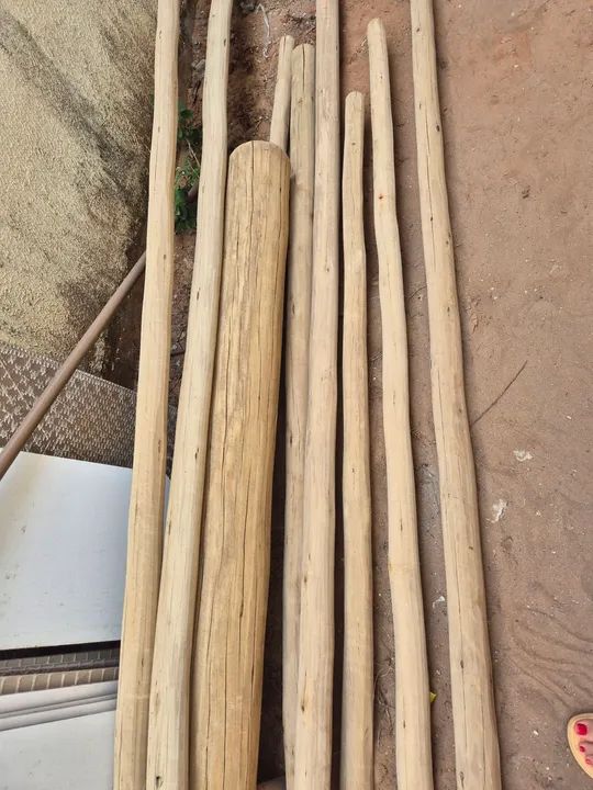 Treated and sanded eucalyptus.64728760641282120